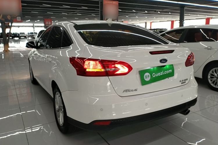 Used Ford Focus 2018 Sedan Classic EcoBoost 180 Automatic Elite Model Rear Left 45 Deg