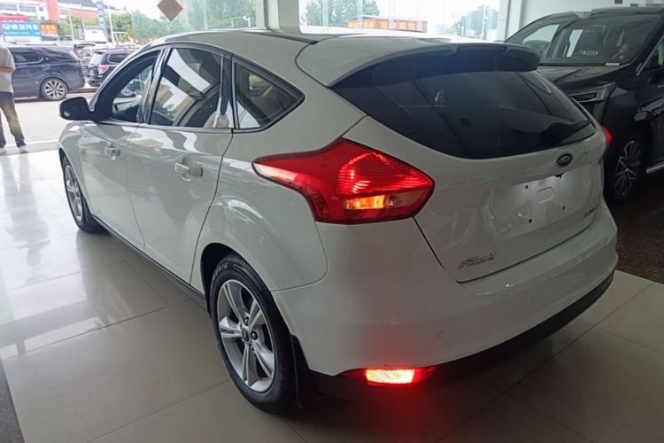 Used Ford Focus 2018 Hatchback Classic 1.6L Automatic Comfort Plus SmartDrive Edition Rear Left 45 Deg