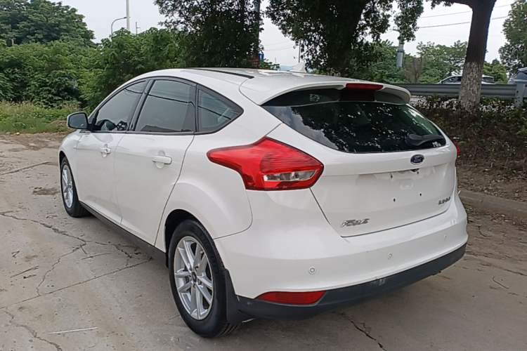 Used Ford Focus 2018 Hatchback Classic 1.6L Automatic Trendy SmartDrive Edition Rear Left 45 Deg