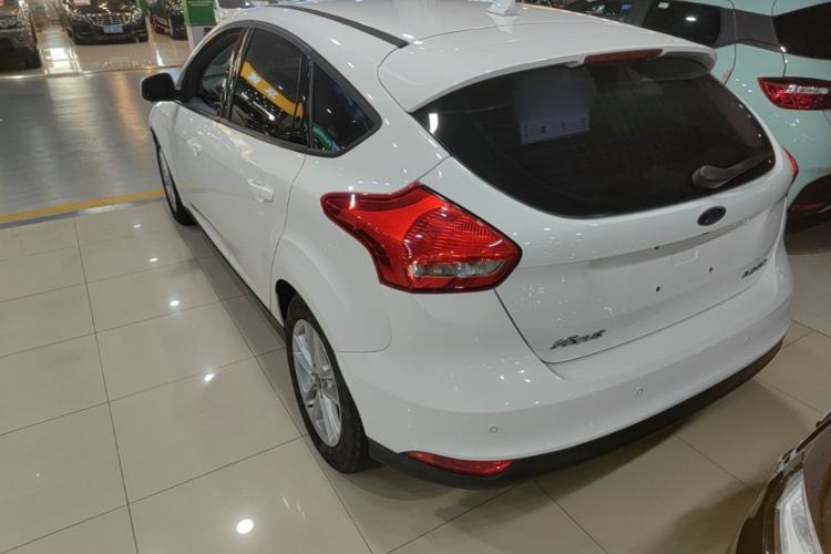 Used Ford Focus 2018 Hatchback Classic 1.6L Automatic Trendy SmartDrive Edition Rear Left 45 Deg