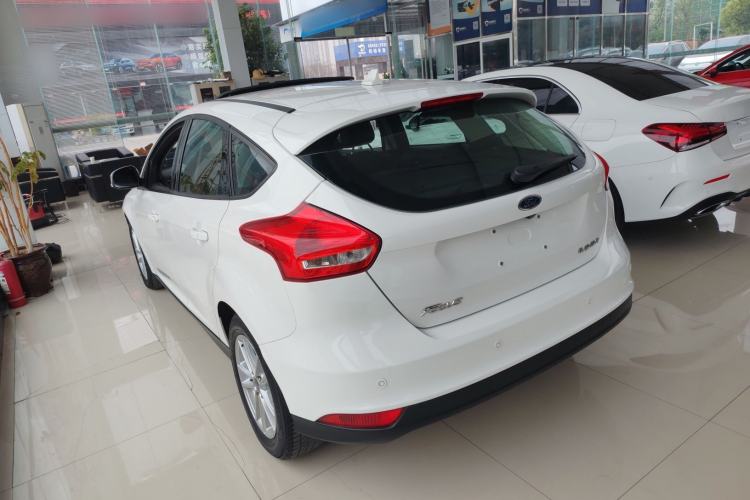 Used Ford Focus 2018 Hatchback Classic 1.6L Automatic Trendy SmartDrive Edition Rear Left 45 Deg