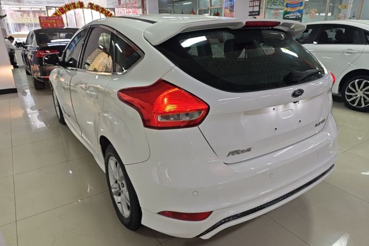 Used Ford Focus 2018 Hatchback Classic 1.6L Automatic Comfort Plus SmartDrive Edition Rear Left 45 Deg