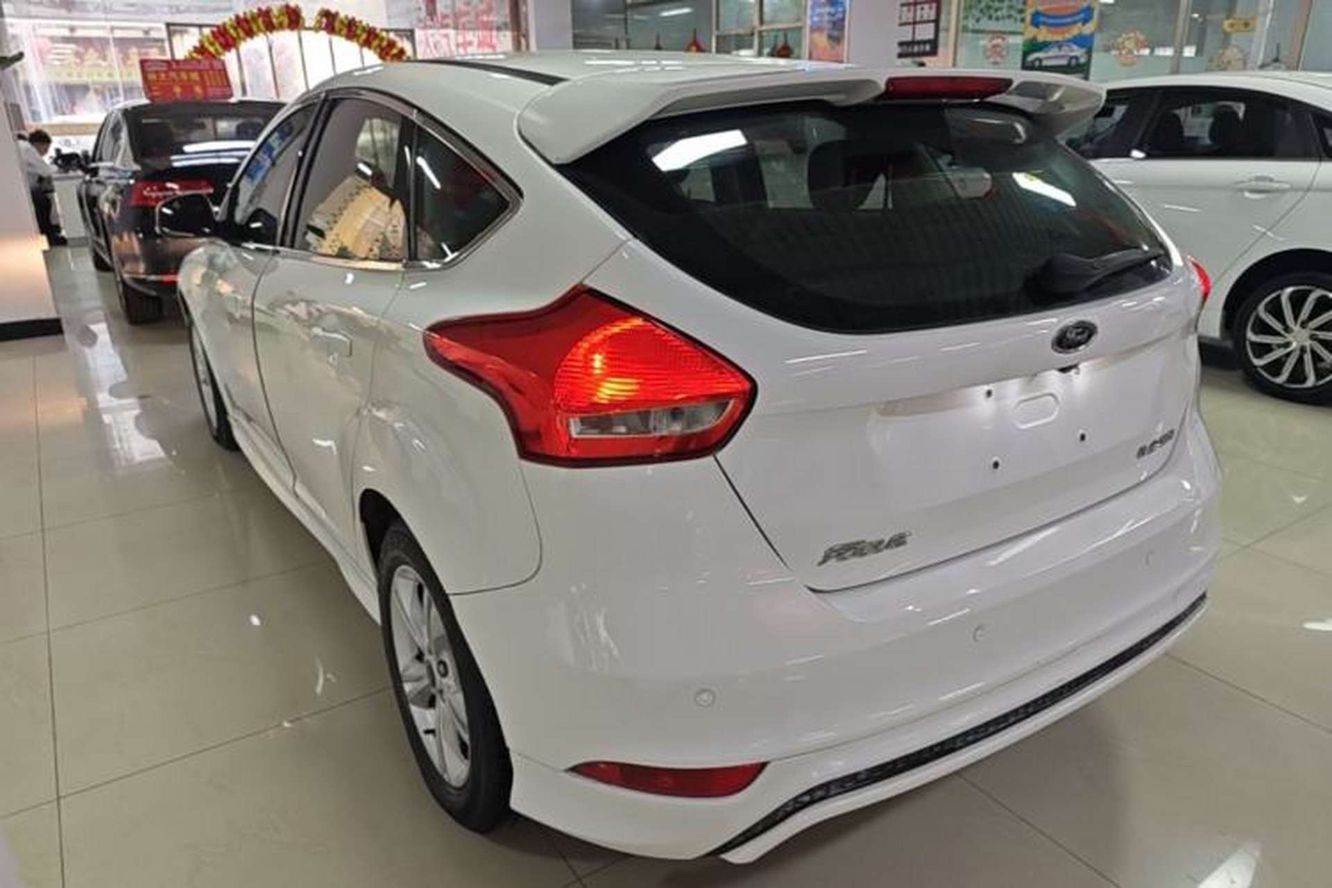 Used Ford Focus 2018 Hatchback Classic 1.6L Automatic Comfort Plus SmartDrive Edition Rear Left 45 Deg