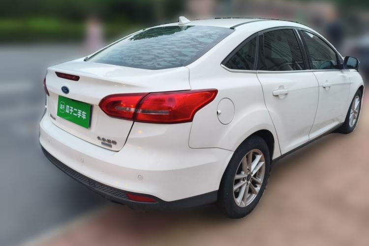 Used Ford Focus 2018 Sedan Classic EcoBoost 180 Automatic Elite Model Rear Right 45 Deg