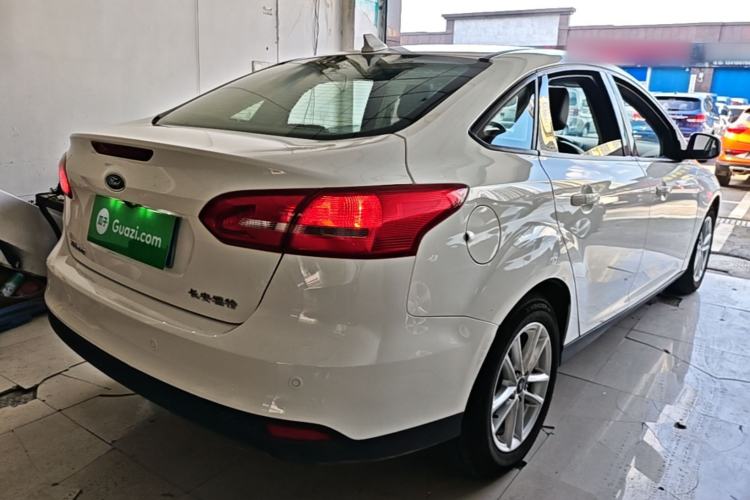Used Ford Focus 2018 Sedan Classic 1.6L Automatic Trendy SmartDrive Edition Rear Right 45 Deg