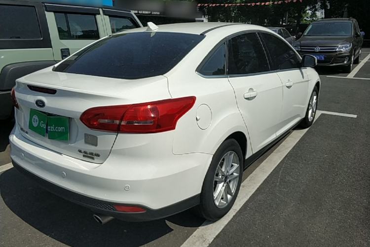 Used Ford Focus 2018 Sedan Classic EcoBoost 180 Automatic Elite Model Rear Right 45 Deg