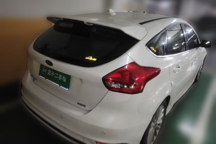 Used Ford Focus 2018 Hatchback Classic EcoBoost 180 Automatic Sport Edition Rear Right 45 Deg