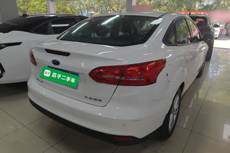 Used Ford Focus 2018 Sedan Classic 1.6L Automatic Trendy SmartDrive Edition Rear Right 45 Deg