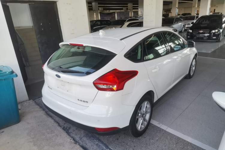 Used Ford Focus 2018 Hatchback Classic 1.6L Automatic Trendy SmartDrive Edition Rear Right 45 Deg