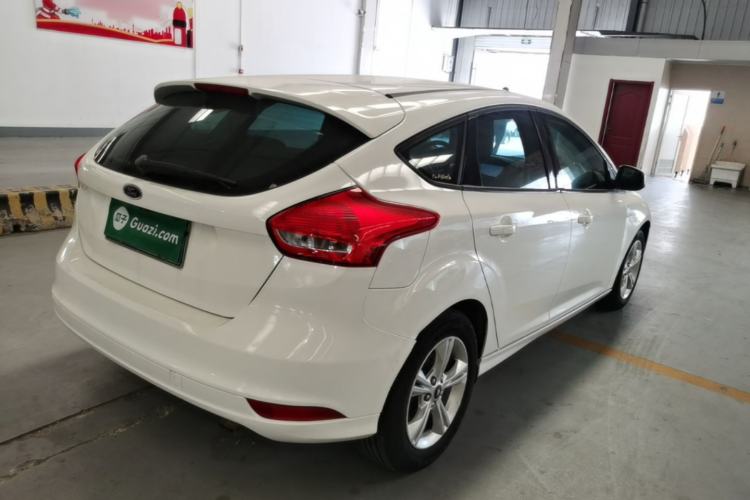 Used Ford Focus 2018 Hatchback Classic 1.6L Automatic Comfort Plus SmartDrive Edition Rear Right 45 Deg