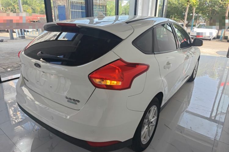 Used Ford Focus 2018 Two-Door Classic EcoBoost 125 Automatic Supercharged Style SmartDrive Edition Rear Right 45 Deg