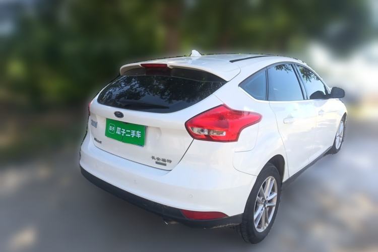 Used Ford Focus 2018 Hatchback Classic EcoBoost 180 Automatic Elite Model Rear Right 45 Deg
