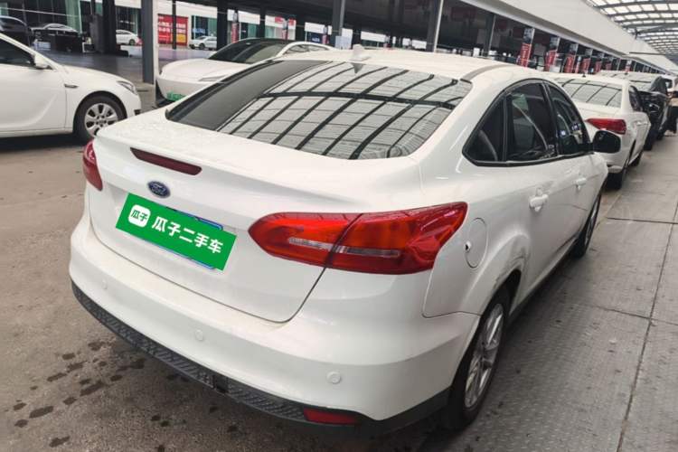 Used Ford Focus 2018 Sedan Classic 1.6L Automatic Trendy SmartDrive Edition Rear Right 45 Deg