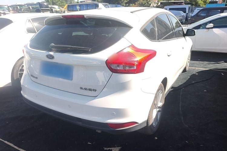 Used Ford Focus 2018 Hatchback Classic 1.6L Automatic Trendy SmartDrive Edition Rear Right 45 Deg