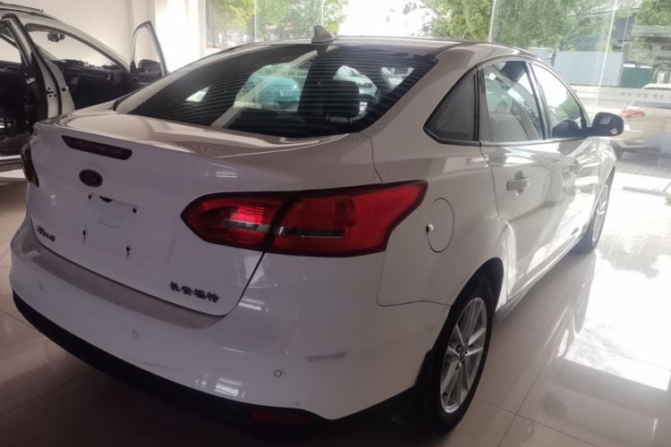 Used Ford Focus 2018 Sedan Classic 1.6L Automatic Trendy SmartDrive Edition Rear Right 45 Deg