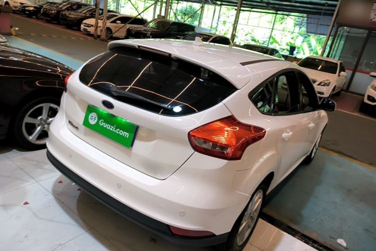 Used Ford Focus 2018 Two-Door Classic EcoBoost 125 Automatic Supercharged Style SmartDrive Edition Rear Right 45 Deg