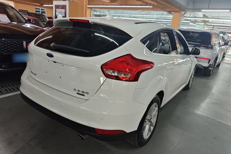 Used Ford Focus 2018 Hatchback Classic EcoBoost 180 Automatic Elite Model Rear Right 45 Deg