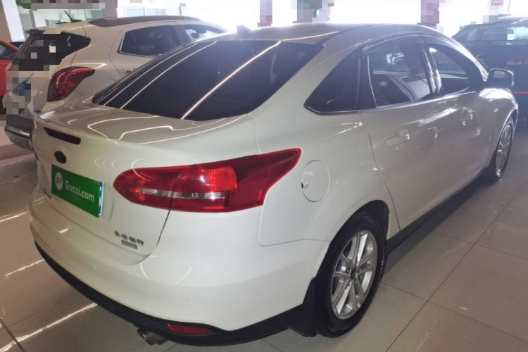 Used Ford Focus 2018 Sedan Classic EcoBoost 180 Automatic Elite Model Rear Right 45 Deg