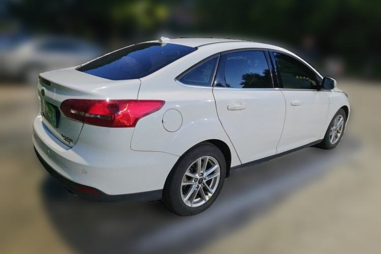 Used Ford Focus 2018 Sedan Classic EcoBoost 180 Automatic Elite Model Rear Right 45 Deg