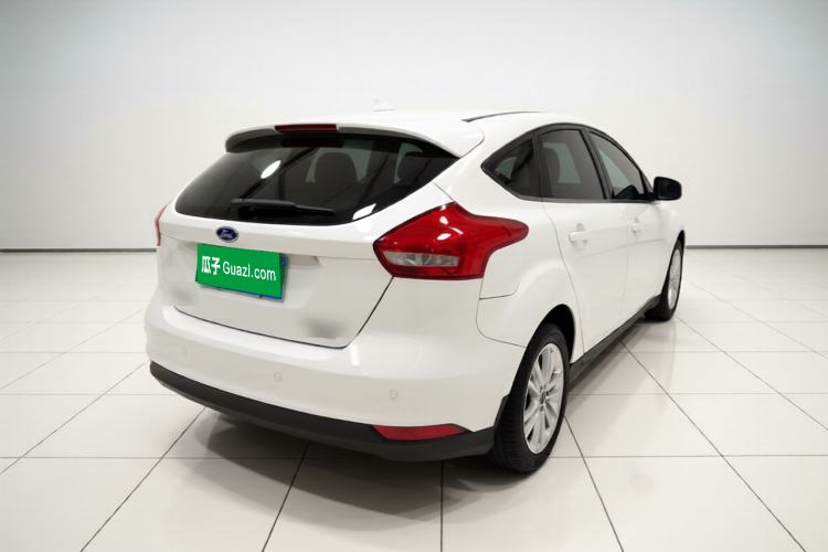 Used Ford Focus 2018 Two-Door Classic EcoBoost 125 Automatic Supercharged Style SmartDrive Edition Rear Right 45 Deg