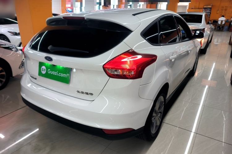 Used Ford Focus 2018 Hatchback Classic 1.6L Automatic Comfort Plus SmartDrive Edition Rear Right 45 Deg