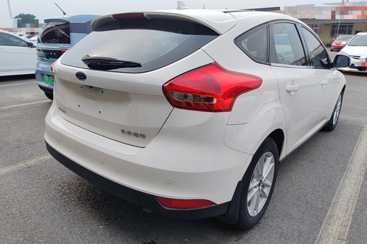 Used Ford Focus 2018 Hatchback Classic 1.6L Automatic Trendy SmartDrive Edition Rear Right 45 Deg