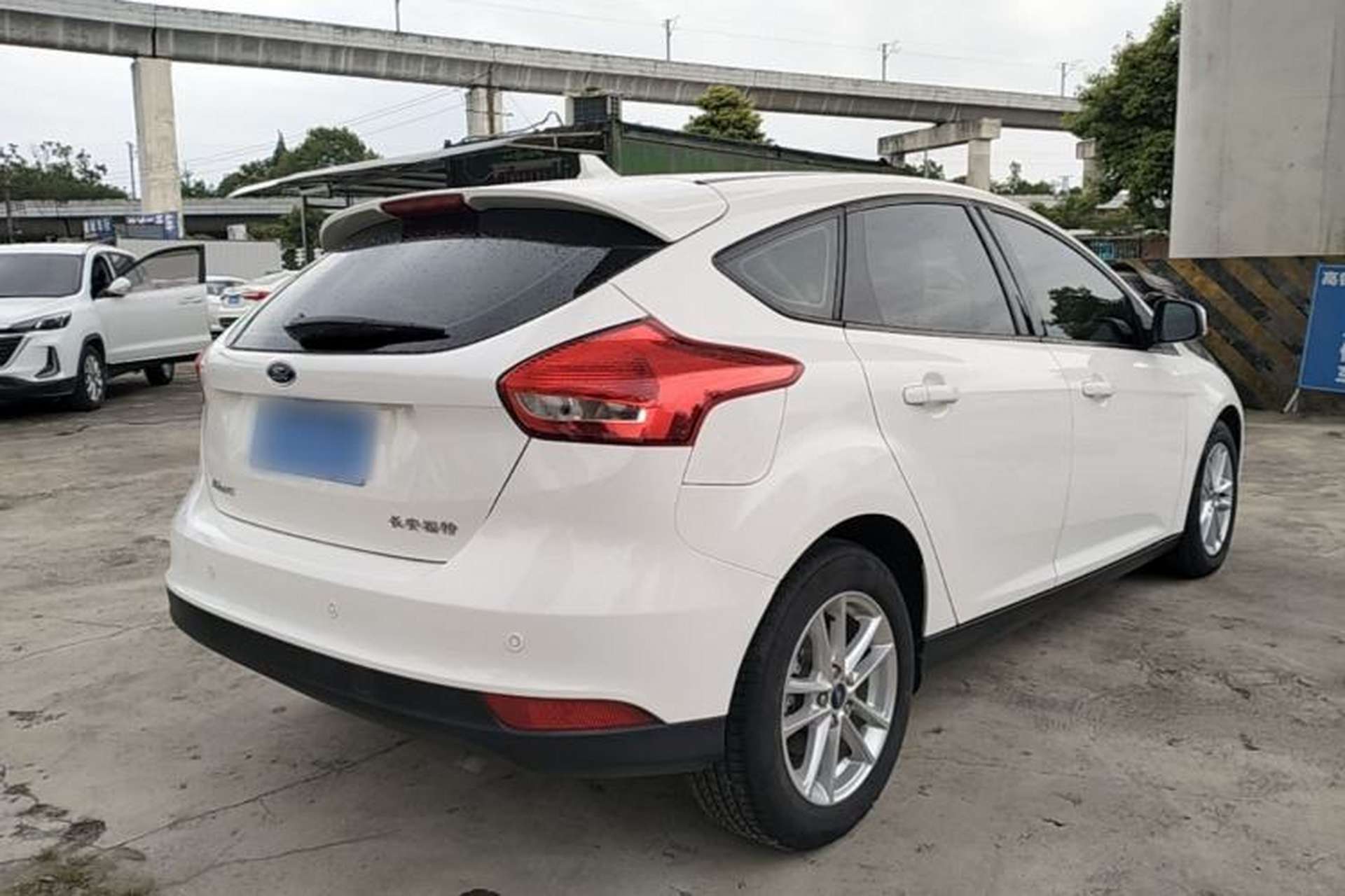 Used Ford Focus 2018 Hatchback Classic 1.6L Automatic Trendy SmartDrive Edition Rear Right 45 Deg