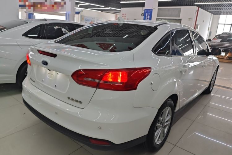 Used Ford Focus 2018 Sedan Classic 1.6L Automatic Trendy SmartDrive Edition Rear Right 45 Deg