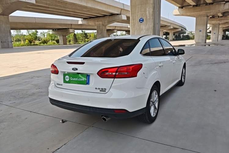 Used Ford Focus 2018 Sedan Classic EcoBoost 180 Automatic Elite Model Rear Right 45 Deg