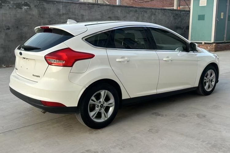 Used Ford Focus 2018 Hatchback Classic 1.6L Automatic Comfort Plus SmartDrive Edition Rear Right 45 Deg