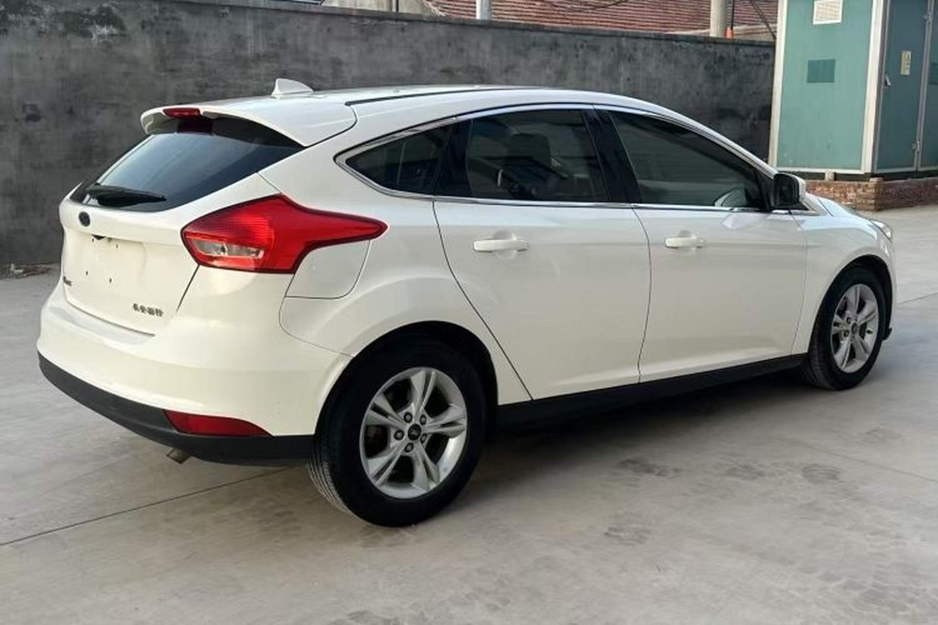 Used Ford Focus 2018 Hatchback Classic 1.6L Automatic Comfort Plus SmartDrive Edition Rear Right 45 Deg