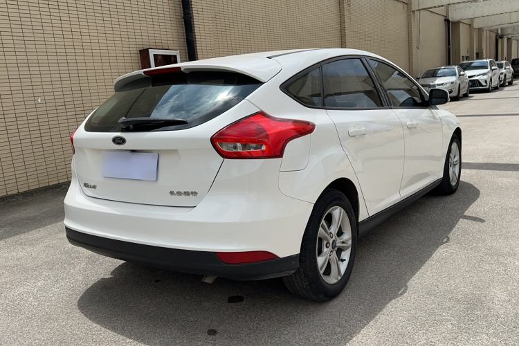 Used Ford Focus 2018 Hatchback Classic 1.6L Automatic Comfort Plus SmartDrive Edition Rear Right 45 Deg
