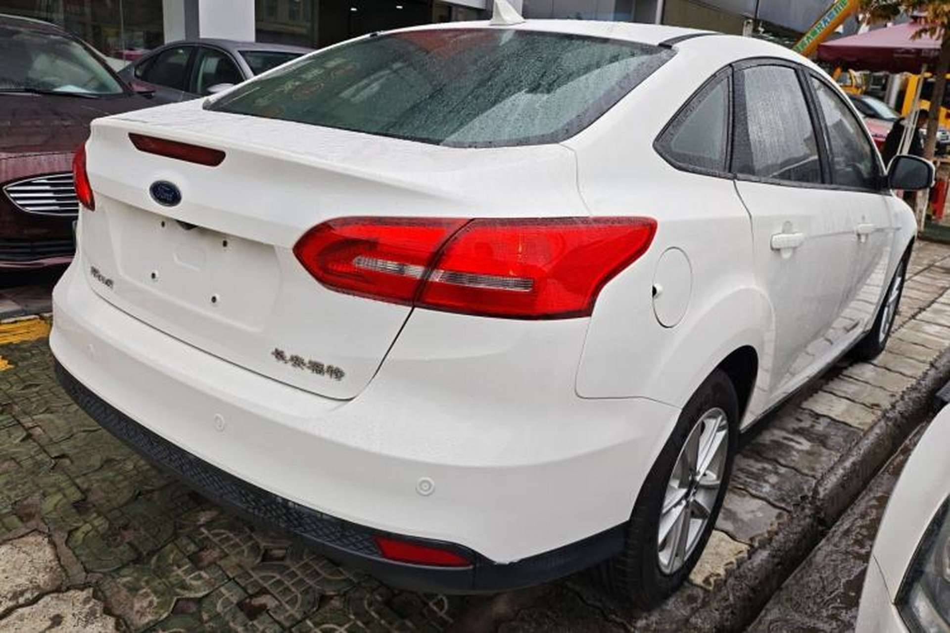 Used Ford Focus 2018 Sedan Classic 1.6L Automatic Trendy SmartDrive Edition Rear Right 45 Deg