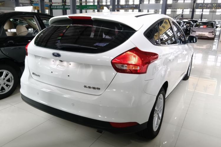Used Ford Focus 2018 Hatchback Classic 1.6L Automatic Trendy SmartDrive Edition Rear Right 45 Deg