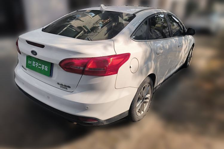 Used Ford Focus 2018 Sedan Classic EcoBoost 180 Automatic Elite Model Rear Right 45 Deg