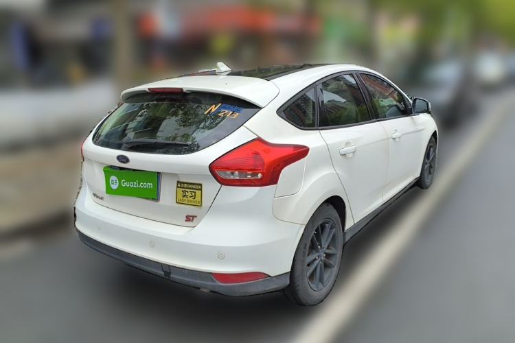 Used Ford Focus 2018 Hatchback Classic 1.6L Automatic Trendy SmartDrive Edition Rear Right 45 Deg