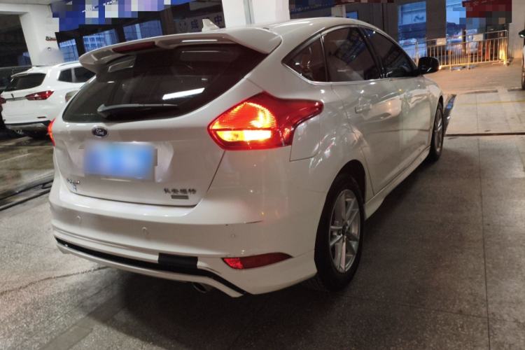 Used Ford Focus 2018 Hatchback Classic EcoBoost 180 Automatic Elite Model Rear Right 45 Deg
