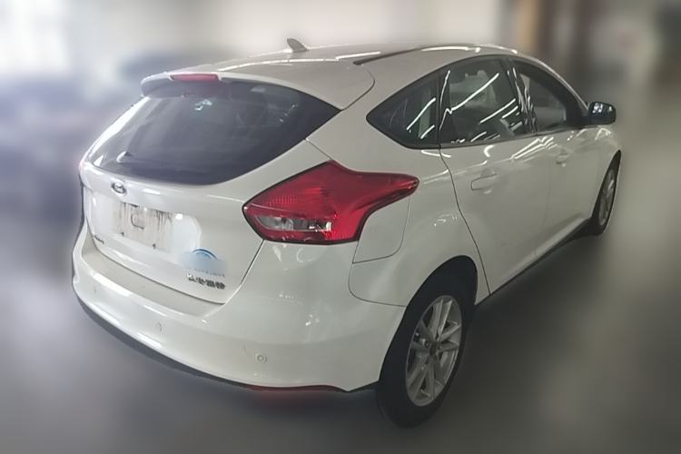 Used Ford Focus 2018 Hatchback Classic 1.6L Automatic Trendy SmartDrive Edition Rear Right 45 Deg