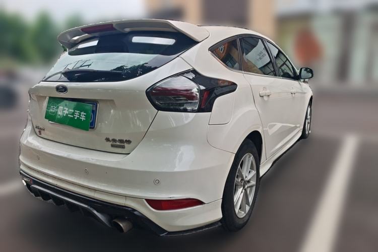 Used Ford Focus 2018 Hatchback Classic EcoBoost 180 Automatic Elite Model Rear Right 45 Deg