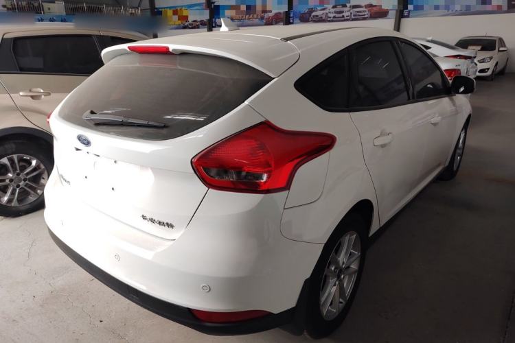 Used Ford Focus 2018 Hatchback Classic 1.6L Automatic Trendy SmartDrive Edition Rear Right 45 Deg