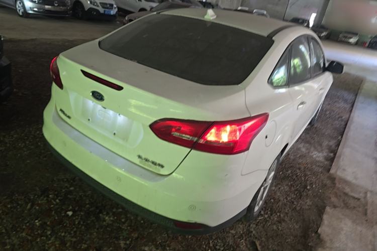 Used Ford Focus 2018 Sedan Classic 1.6L Automatic Trendy SmartDrive Edition Rear Right 45 Deg