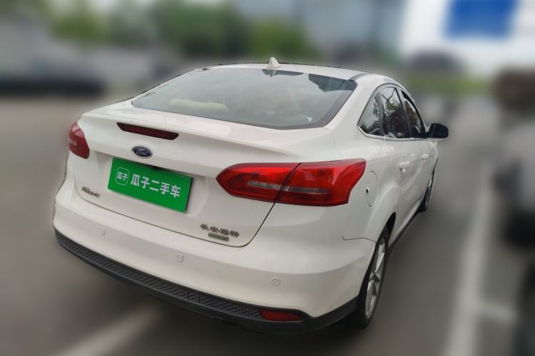 Used Ford Focus 2018 Sedan Classic EcoBoost 180 Automatic Elite Model Rear Right 45 Deg