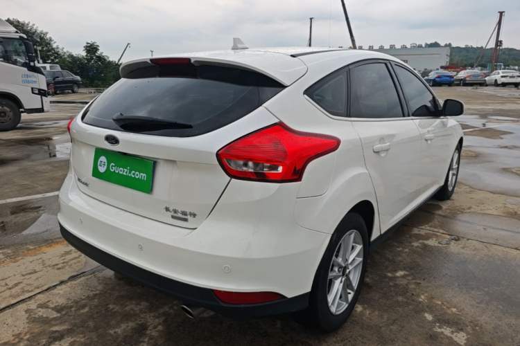 Used Ford Focus 2018 Hatchback Classic EcoBoost 180 Automatic Elite Model Rear Right 45 Deg