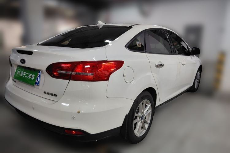 Used Ford Focus 2018 Sedan Classic 1.6L Automatic Trendy SmartDrive Edition Rear Right 45 Deg