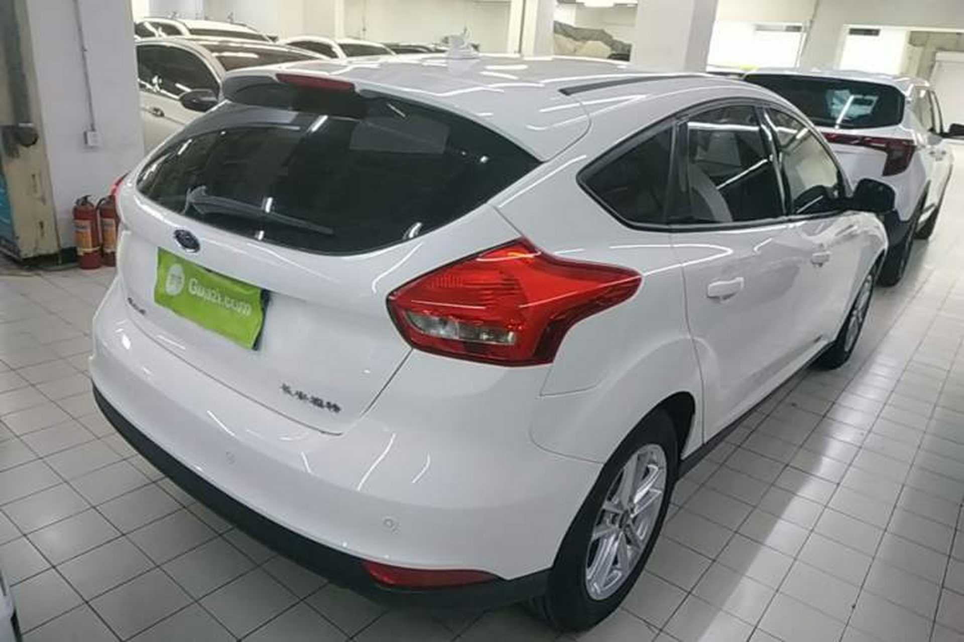 Used Ford Focus 2018 Hatchback Classic 1.6L Automatic Trendy SmartDrive Edition Rear Right 45 Deg