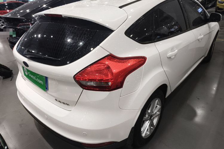 Used Ford Focus 2018 Hatchback Classic 1.6L Automatic Trendy SmartDrive Edition Rear Right 45 Deg