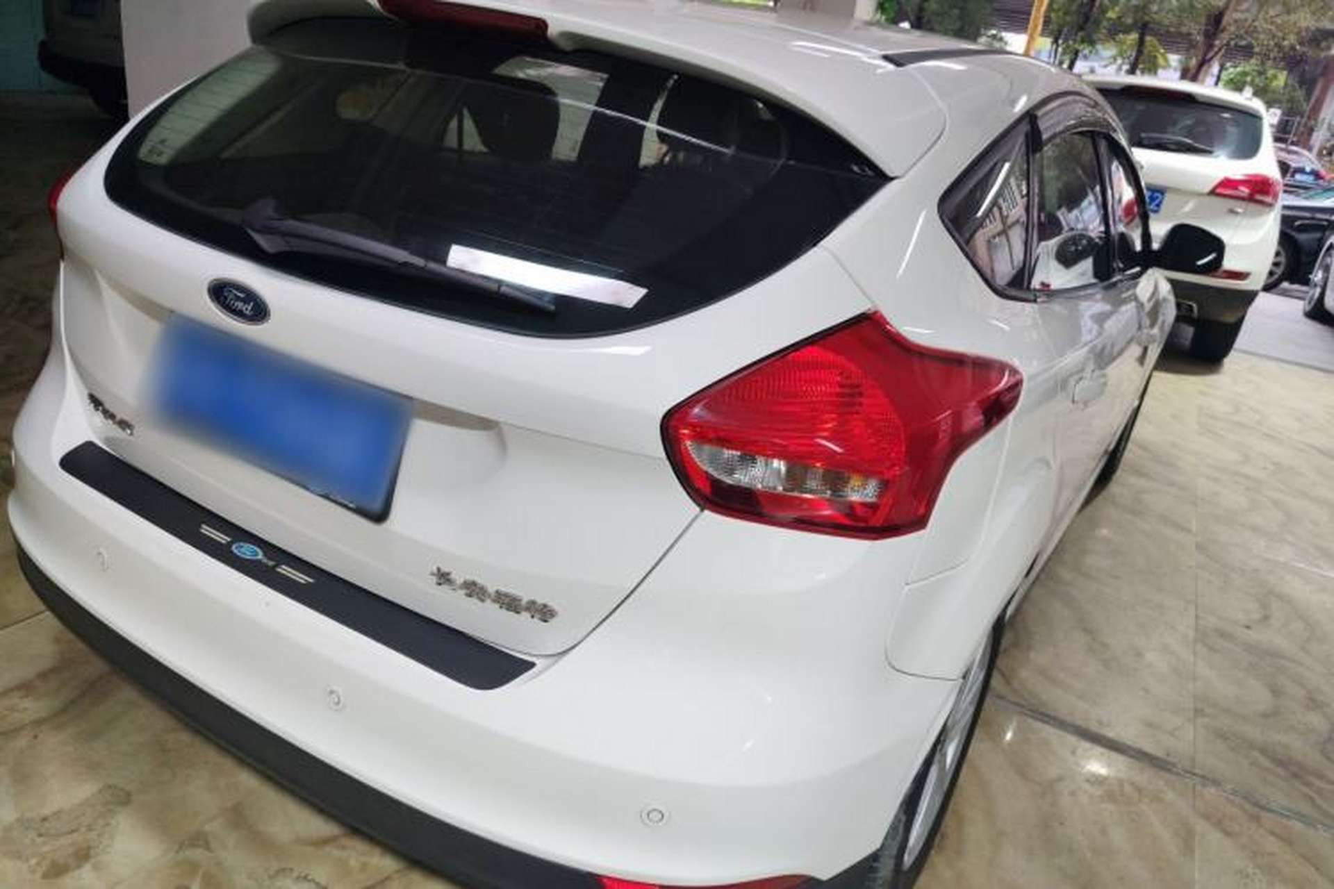 Used Ford Focus 2018 Hatchback Classic 1.6L Automatic Trendy SmartDrive Edition Rear Right 45 Deg