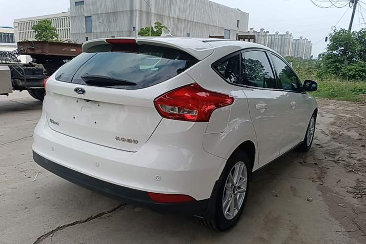 Used Ford Focus 2018 Hatchback Classic 1.6L Automatic Trendy SmartDrive Edition Rear Right 45 Deg