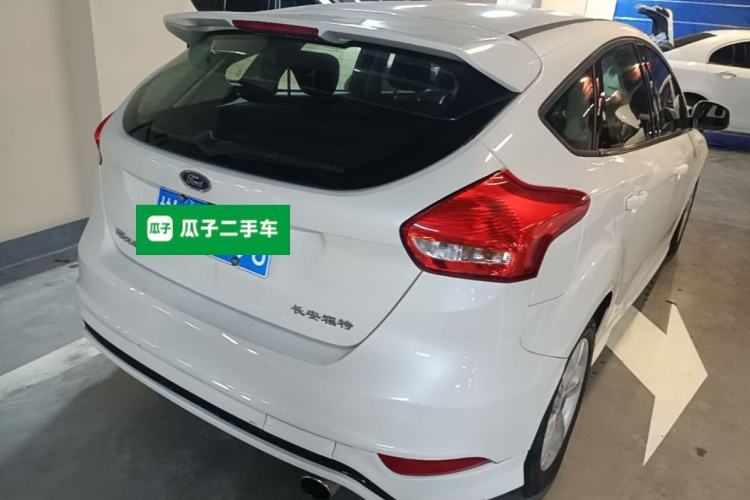 Used Ford Focus 2018 Hatchback Classic 1.6L Automatic Comfort Plus SmartDrive Edition Rear Right 45 Deg