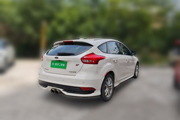 Used Ford Focus 2018 Hatchback Classic 1.6L Automatic Trendy SmartDrive Edition Rear Right 45 Deg